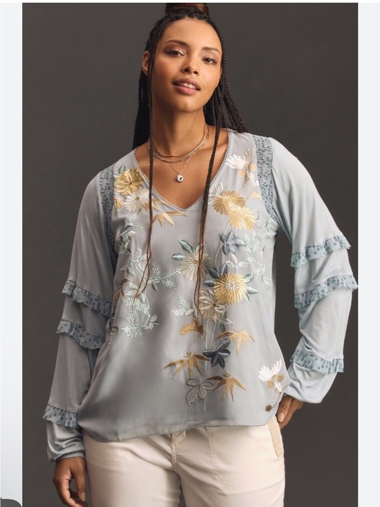 Anthropologie Tops - Anthropologie Tiny Frances V-Neck Long Sleeve Ruffled Top Size L
